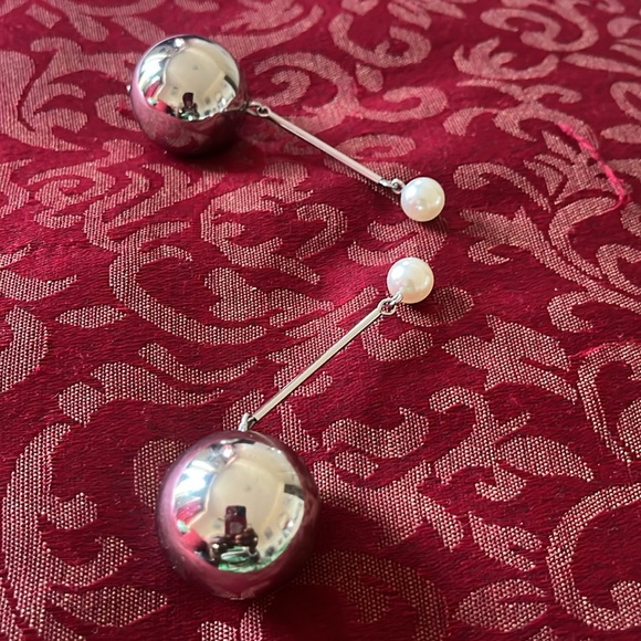 Earrings - Picture 4 of 7